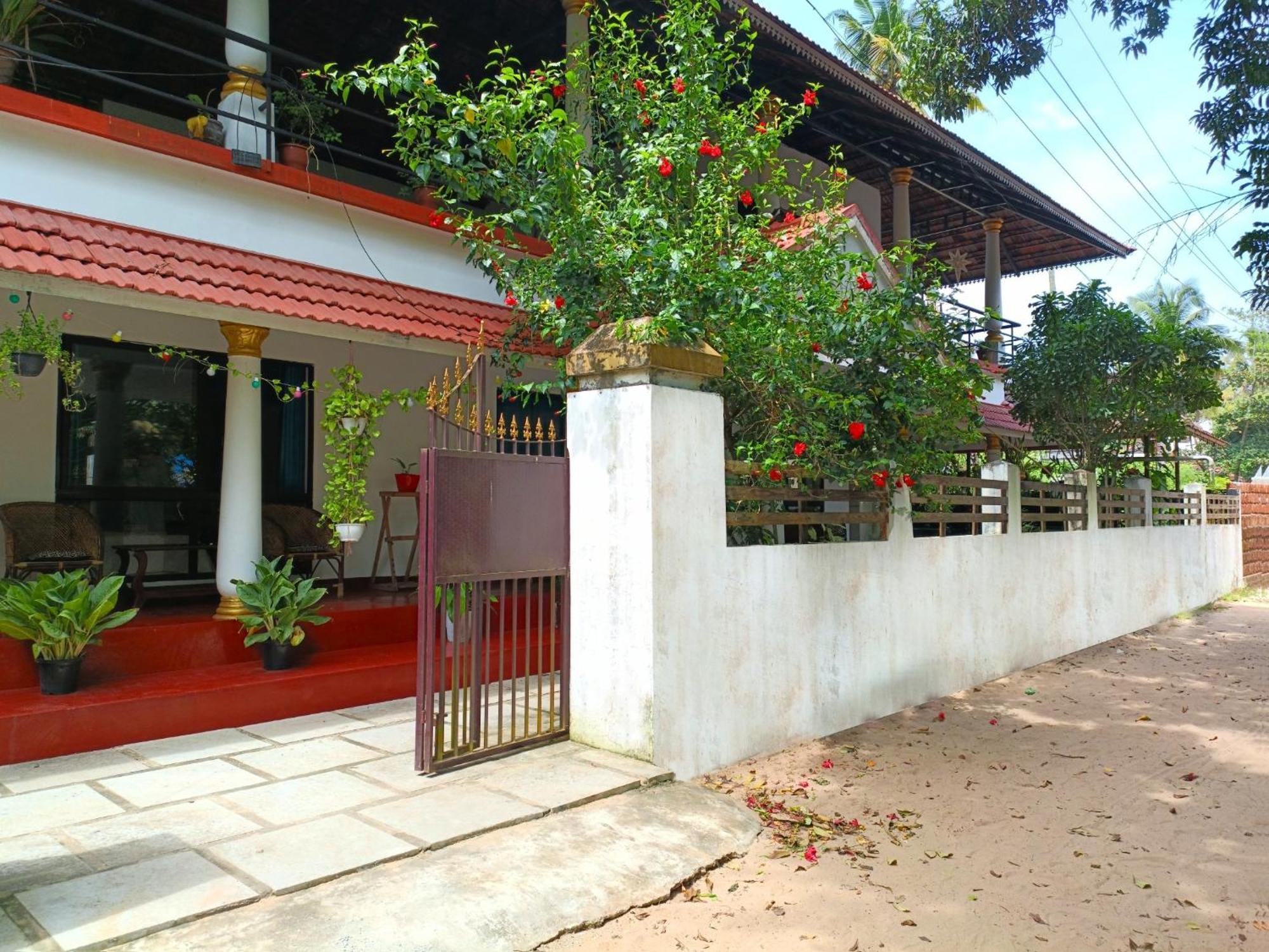 מאראריקולם Marari Beach Cleetus Homestay מראה חיצוני תמונה